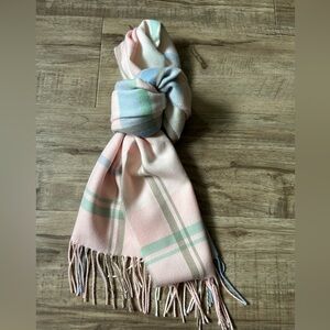 Softer Than Cashmere D&Y 100% acrylic Pastel Plaid fringe Scarf in new condition